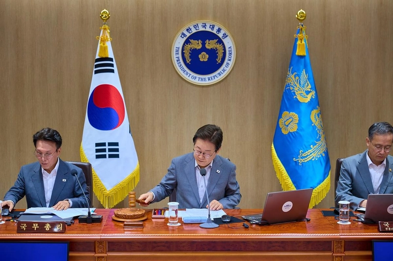 “국민께 약속드립니다”…이재명, 단호한 여름→책임의 순간 / 정치인 이재명 인스타그램