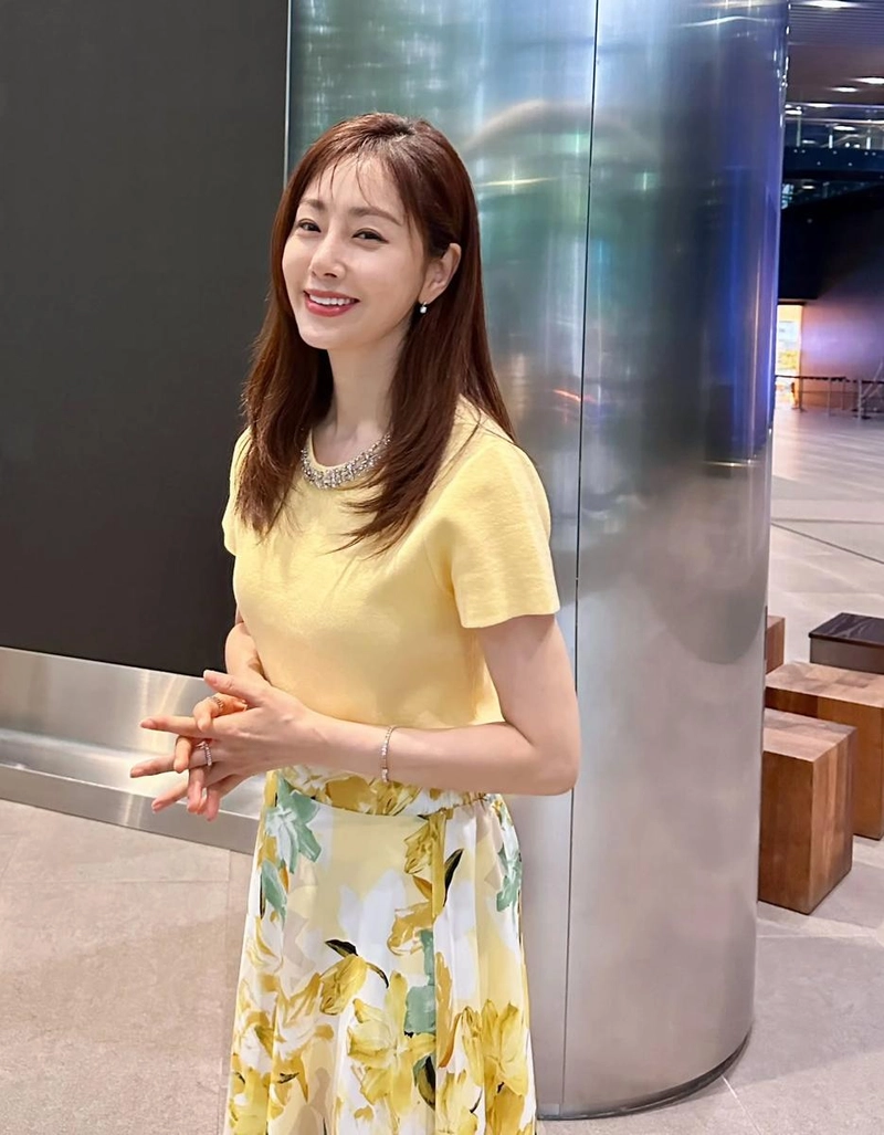 “오랜만에 노랑노랑하게”…오나라, 화사한 미소→여름 홍보 현장 / 배우 오나라 인스타그램