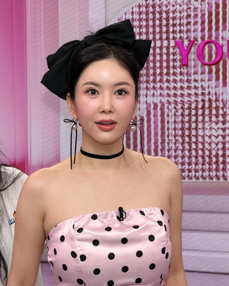 “날은 흐려도 마음은 빛나길”…장영란, 원점의 다짐→우아한 도트 변신 / 방송인 장영란 인스타그램