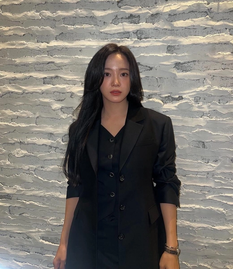 “20년의 무게를 담은 눈빛”…김세정, 여름날 기념→성숙美 폭발 / 걸그룹 아이오아이 김세정 인스타그램