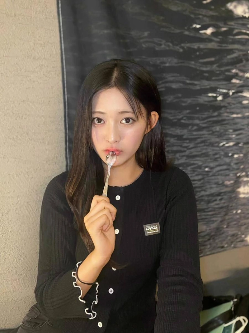 “시선 머무는 잔상”…구세미, 검은빛 미소→여름날 청량한 반전 / 걸그룹 시그니처 구세미 인스타그램