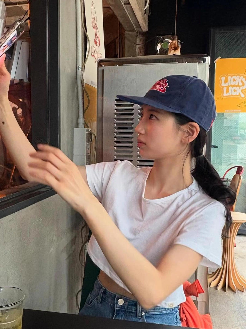 “여름 오후의 차분함”…수지, 맨얼굴 속 집중→순수 여운