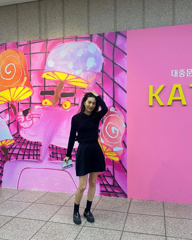 “흐르는 대로 일상은 자유”…김서형, 여름의 해방감→반전 매력 가득 / 배우 김서형 인스타그램