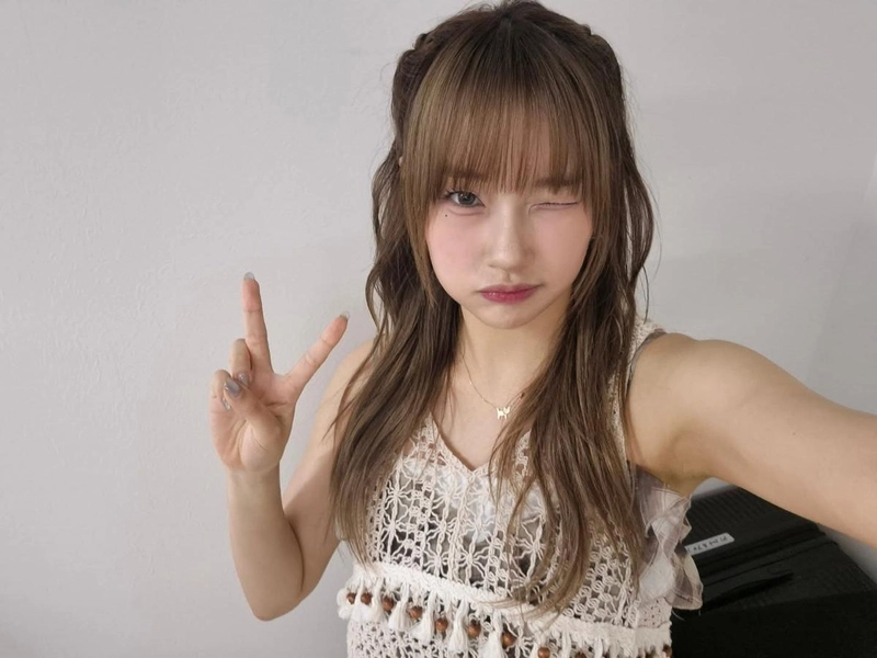 “여름빛 눈부신 하루”…한금희, 장난기 가득 미소→사랑스러운 셀카 / 걸그룹 첫사랑 한금희 인스타그램