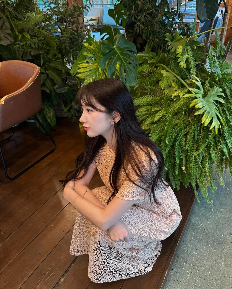 “롱원피스 하나면 충분”…박은수, 여름날의 무심함→내추럴 미소 / 치어리더 박은수 인스타그램