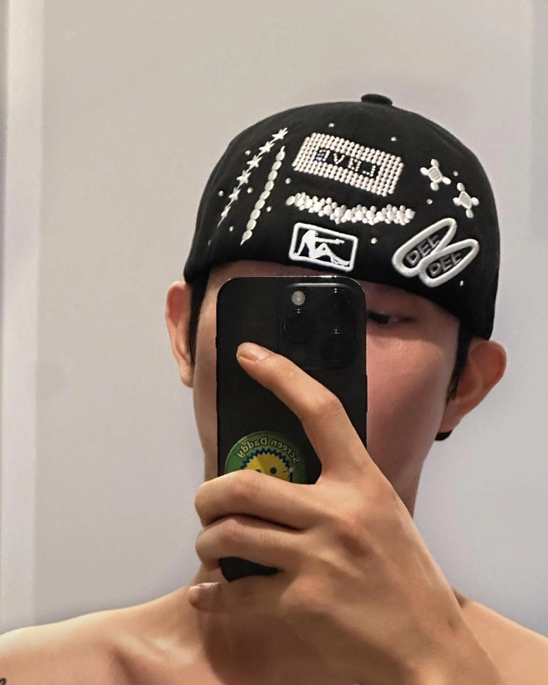 “random summer night”…DPR CREAM, 한밤의 거울 셀카→자유로움 속 깨어난 감각 / 음악PD, 가수 DPR CREAM 인스타그램