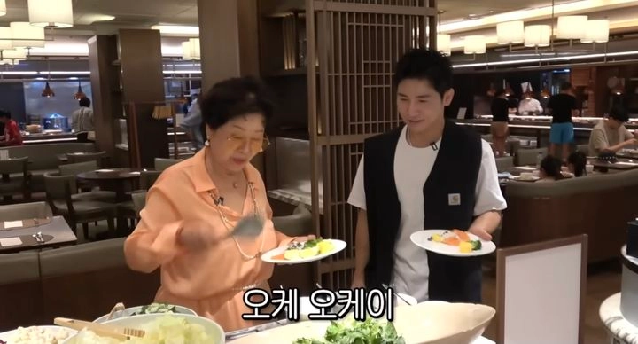 “세월도 비껴간 설렘”…선우용여·유세윤, ‘순풍 선우용여’ 속 35살 나이차 데이트→청춘 같은 순간