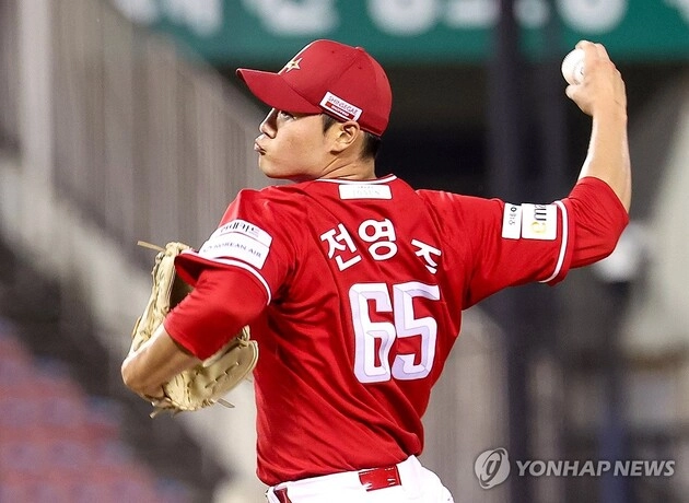 “불펜 두께 더한다”…전영준, SSG 후반기 1군 전력 합류 / 연합뉴스