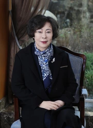 신영자, 롯데지주·롯데쇼핑 730억원 주식 전량 매각…상속세 재원 마련