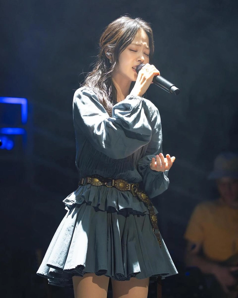 “행복한 순간을 노래하며”…HYNN, 무대 위 감성→여름밤 청량한 울림 / 가수 HYNN(박혜원) 인스타그램