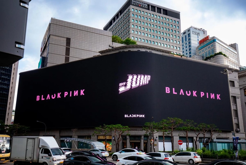 “도심을 핑크로 채웠다”…블랙핑크, ‘PINK AREA’ 캠페인→서울이 무대가 됐다 / YG엔터테인먼트