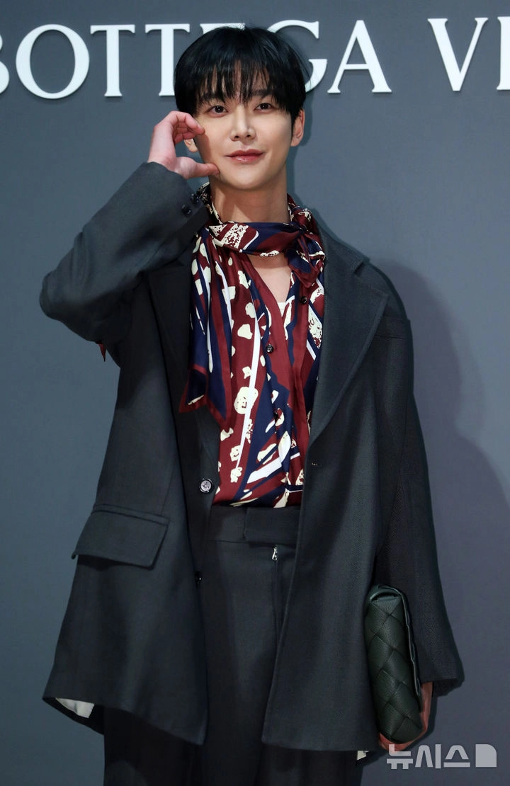 “재검사 앞둔 입대 유예”…로운, 'SF9' 탈퇴 후 군복무 준비에 변수→팬들 아쉬움 속 응원