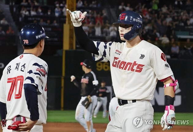 “42일 만에 1군 복귀”…윤동희, 허벅지 부상 털고 후반기 선발 출전 / 연합뉴스