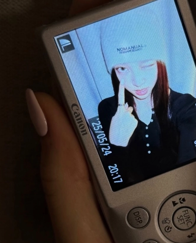 “See me”…이영서, 장난기 어린 윙크→개성 만점 셀카 / 가수 이영서 인스타그램