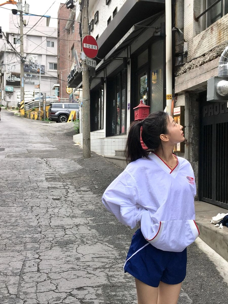 “어느 오후의 잔상”…이새롬, 고요한 도심→몽환적 시선 / 걸그룹 프로미스나인 이새롬 인스타그램