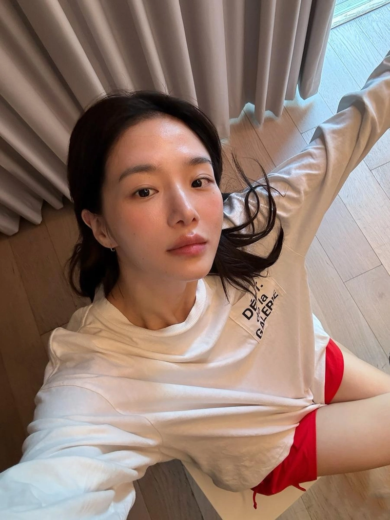“천천히 다가온 저녁의 온기”…박규영, 가만히 머문 순간→청량한 여름 감성 / 배우 박규영 인스타그램