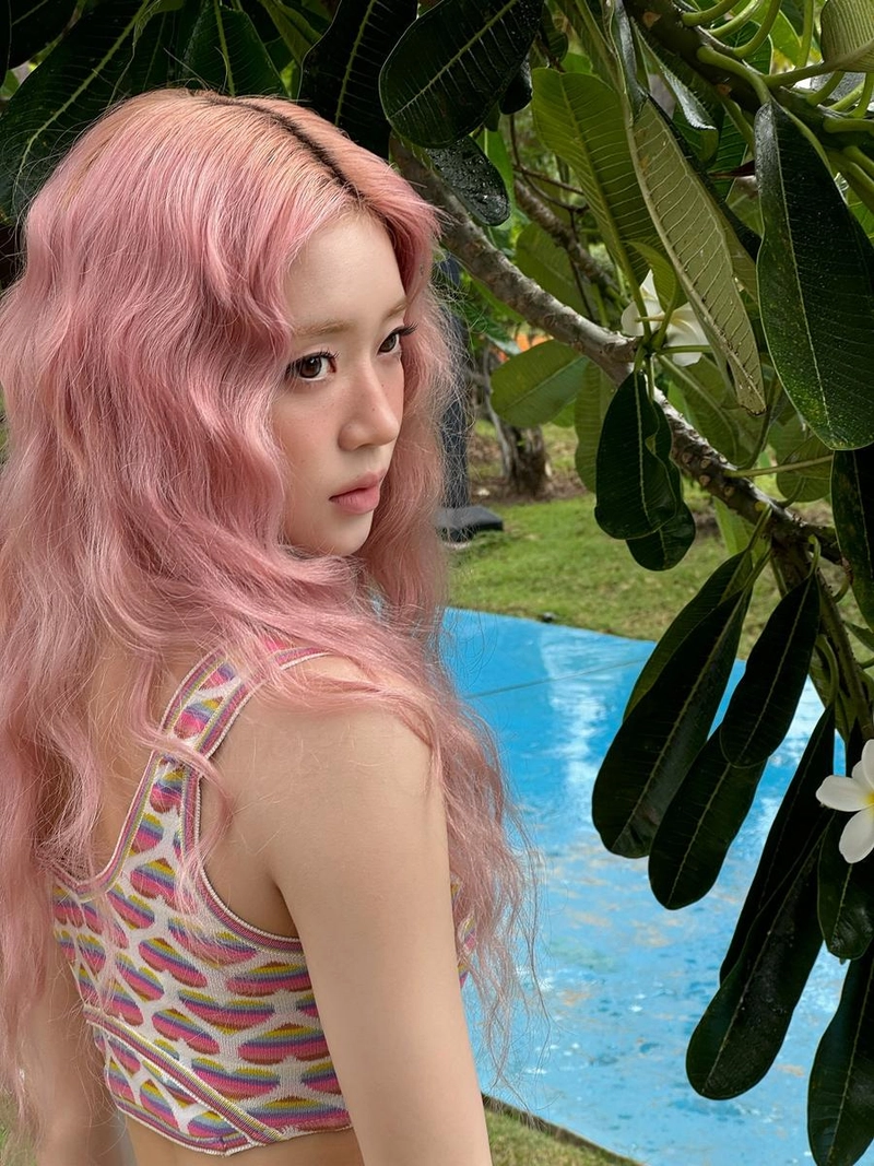 “파스텔 파도 사이”…수민, 여름 정점→몽환적 존재감 / 걸그룹 스테이씨 수민 인스타그램