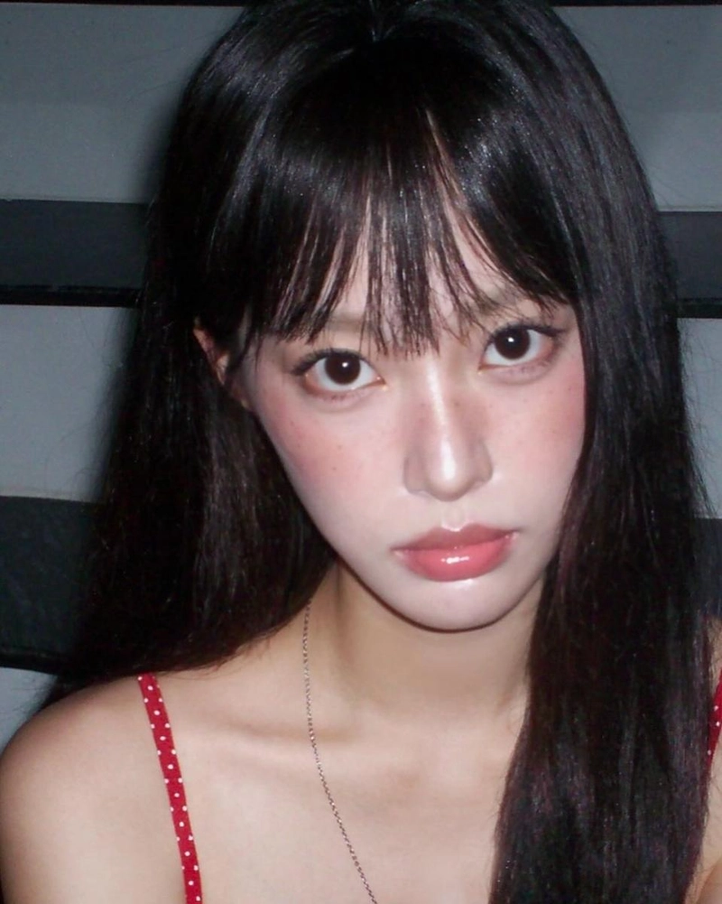 “발리+글레이즈드도넛=말해모해”…조아, 여름밤 감성→청량 미모 압도 / 걸그룹 위클리 조아 인스타그램