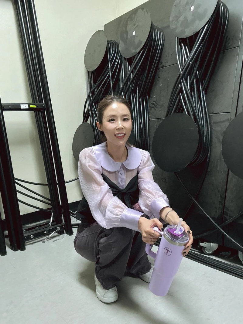 “오늘도 수고했다”…신지, 차분함 머금고→여름밤의 여운 / 코요태 신지 인스타그램