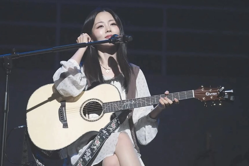 “지챠지챠 어려운 셀렉 끝”…HYNN, 무대 위 고요한 압도→여운 가득한 노래 / 가수 HYNN(박혜원) 인스타그램
