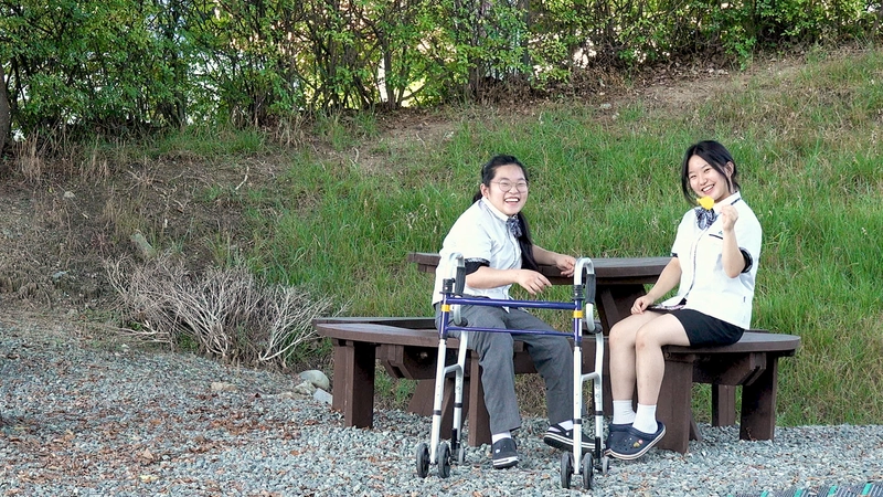 “서로의 허리를 잡고”…‘인간극장’ 지민이·지수, 쌍둥이 자매→17살 성장의 여정 / KBS
