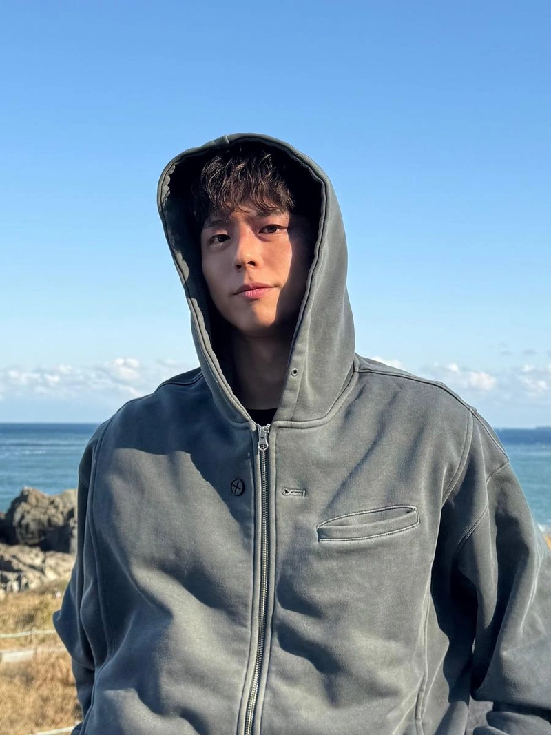 “Kings Never Die”…박보검, 바다의 청명함→강렬한 존재감 / 배우 박보검 인스타그램