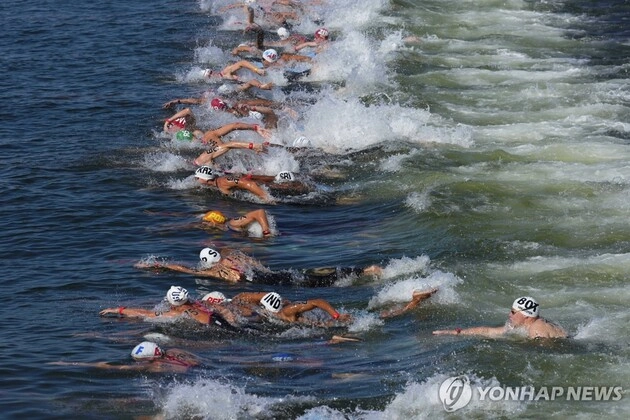 “1시간01분03초90 완주”…박재훈, 세계수영선수권 오픈워터 5㎞ 28위 / 연합뉴스