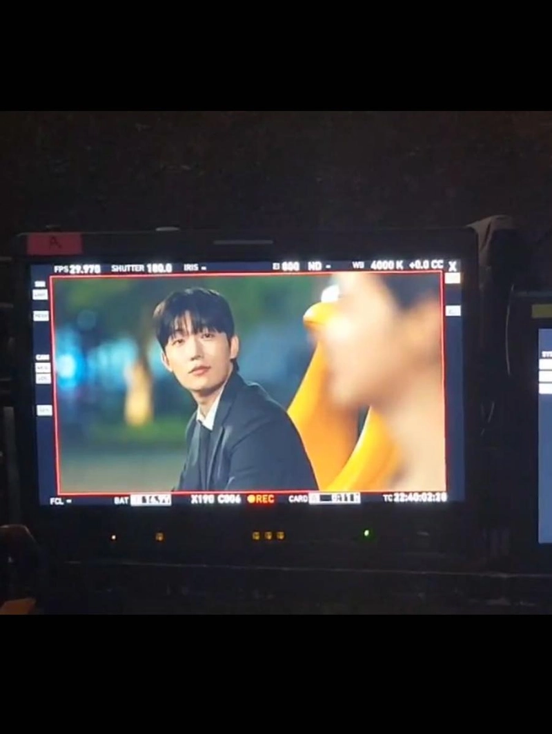 “마지막까지 독수리”…윤준원, 여름밤 촬영장→진한 여운의 눈빛 / 배우 윤준원 인스타그램