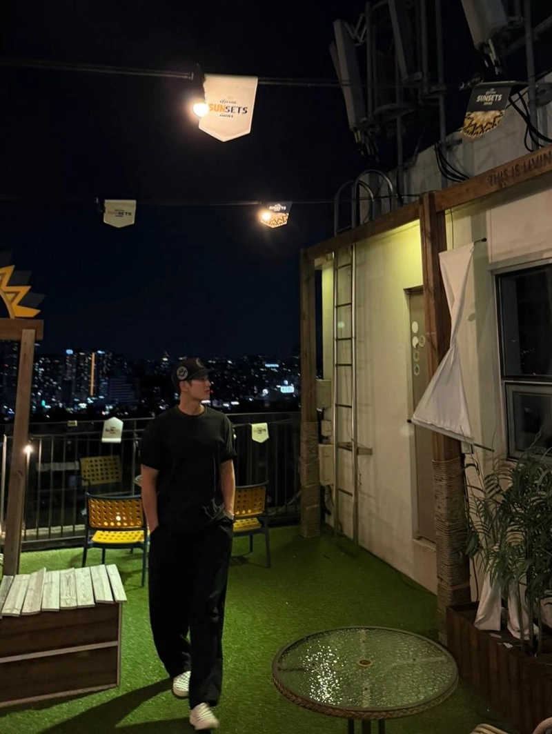 “차분함 속 도시의 밤 공기”…안보현, 한여름 야경→고요한 산책 / 배우 안보현 인스타그램