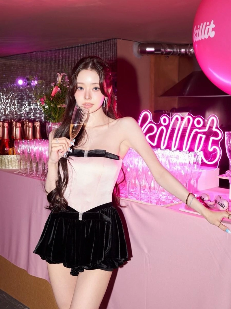 “화려한 밤엔 빛나고 싶었죠”…프리지아, 벨벳 드레스→파티 요정 변신 / 인플루언서 프리지아 인스타그램