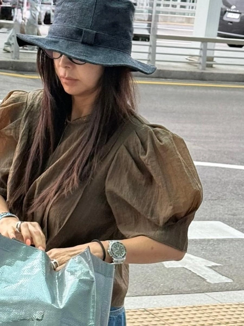“묵묵히 걷는 시간”…황신혜, 여름 길목에서→고요한 존재감 / 배우 황신혜 인스타그램