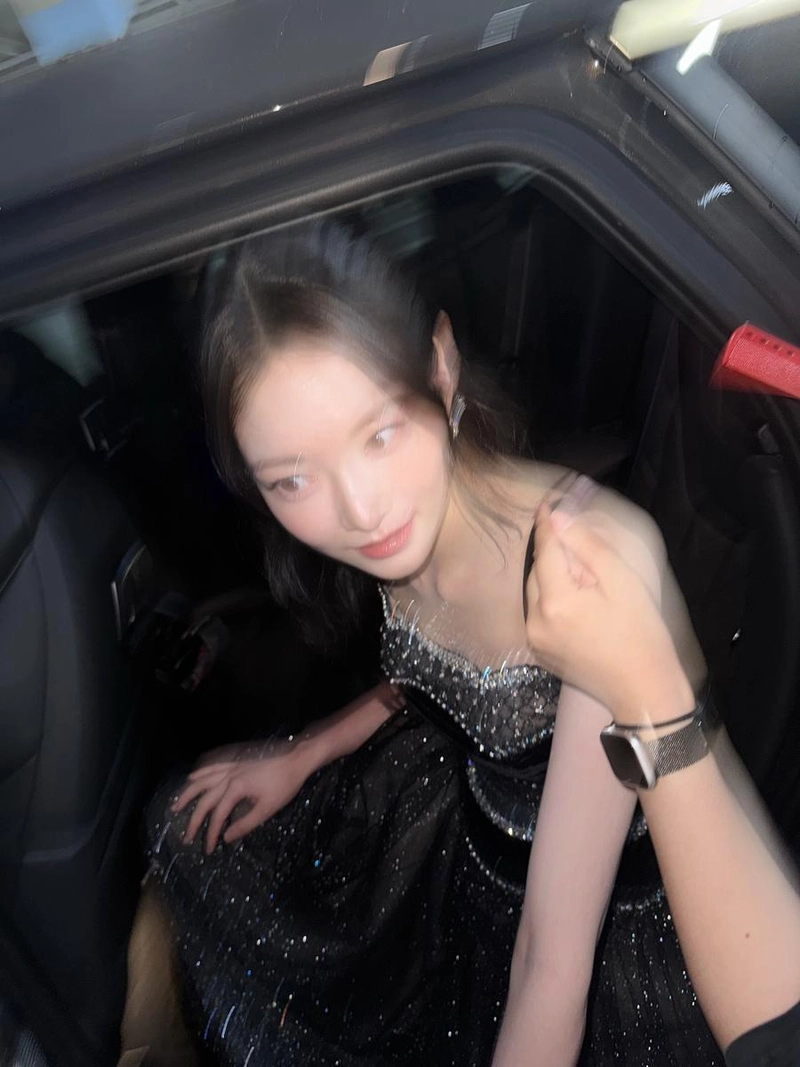 “흑백의 밤을 찬란하게”…공승연, 우아한 시선미→심장에 남은 여운 / 배우 공승연 인스타그램