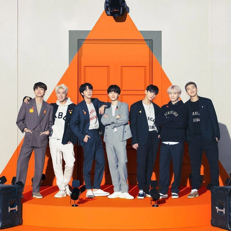 방탄소년단이 라이브 앨범 'Permission To Dance - Live'를 발매했다.
