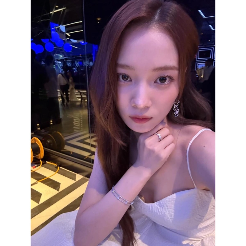 “잊지 못할 울림”…윤소희, 고백의 밤→여름빛 우아함 / 배우 윤소희 인스타그램