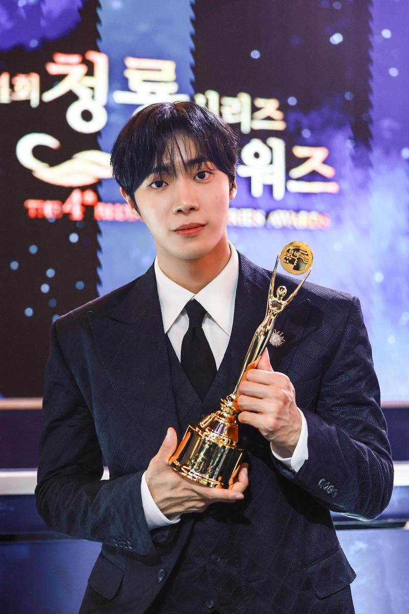 “평생 기억에 남을 순간”…추영우, ‘청룡시리즈어워즈’ 신인상→대세 배우 도약 / 제이와이드컴퍼니