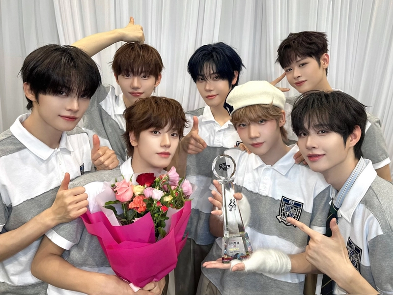 “음원차트도 점령했다”…클로즈 유어 아이즈, ‘뮤직뱅크’ 1위→음악방송 3관왕 질주 / 언코어