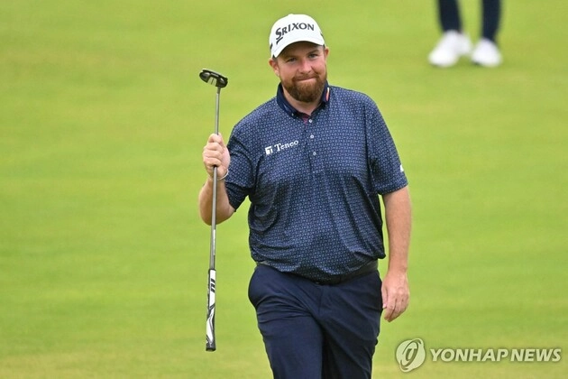 “공 살짝 움직여 2벌타”…라우리, 디오픈 2라운드 통한의 실점 / 연합뉴스