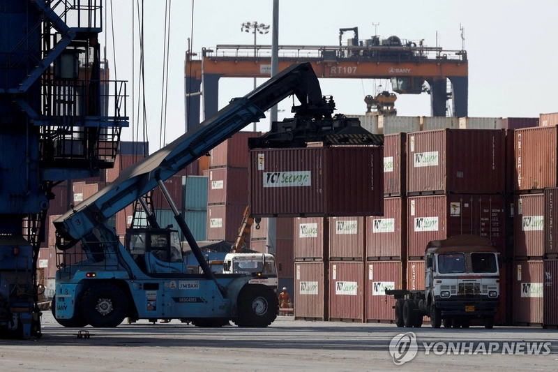 인도·영국 FTA, 78조5천억 원 규모 체결…전기차·섬유 관세 인하 포함