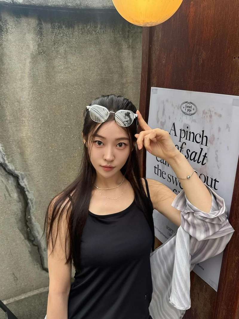 “더운데 시원해”…송지우, 무심한 한마디→여름 청량미 폭발 / 배우 송지우 인스타그램