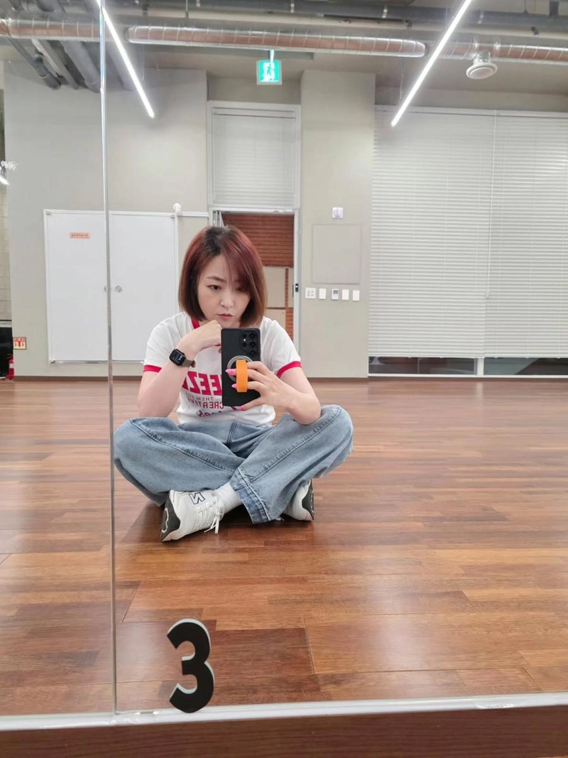 “안녕하세요. 3번입니다”…심은진, 담담한 손끝→연습실 셀카의 여운 / 걸그룹 베이비복스 심은진 인스타그램