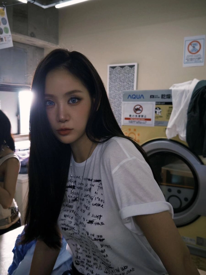 “빛보다 선명한 시선”…소유, 여름 저녁→고요한 압도 / 걸그룹 씨스타 소유 인스타그램
