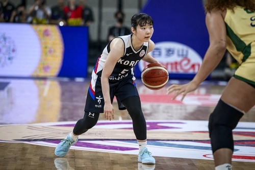 “허예은 20점 분전”…여자농구, 아시아컵 4강서 호주에 73-86 패 / 연합뉴스