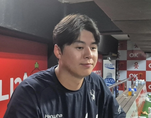 “장대비 속 결승 홈런”…노시환, 강우콜드 승리 이끌고 8연승 견인 / 연합뉴스