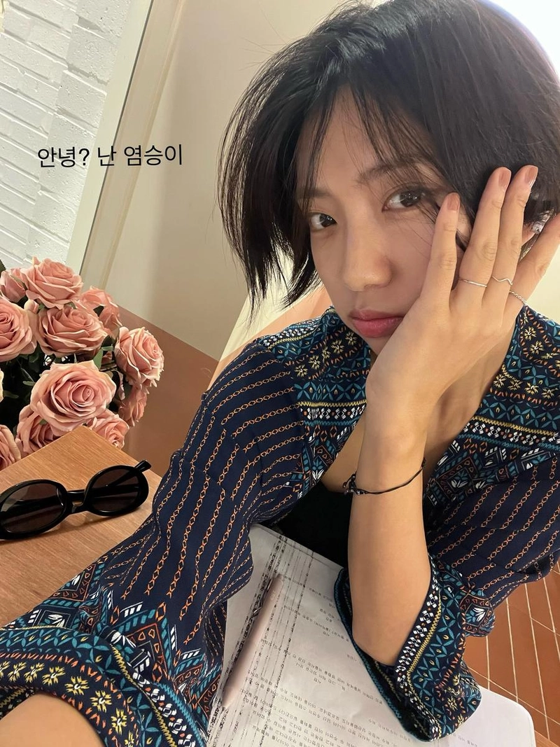 “그저 그렇게 살아가고 싶지 않다는 것”…염승이, 짙은 고요 속에서→따스함의 기록 / 배우 염승이 인스타그램