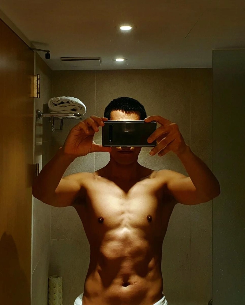 “연기란 이런 것”…최귀화, 새벽의 거울 속→진실과 허구 사이 / 배우 최귀화 인스타그램