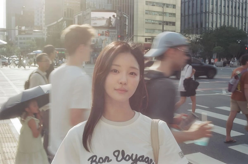 “햇살 아래 머문 시선”…김수아, 여름 오후→도심 감성 드러낸 순간 / 하트페어링 출연자 김수아 인스타그램