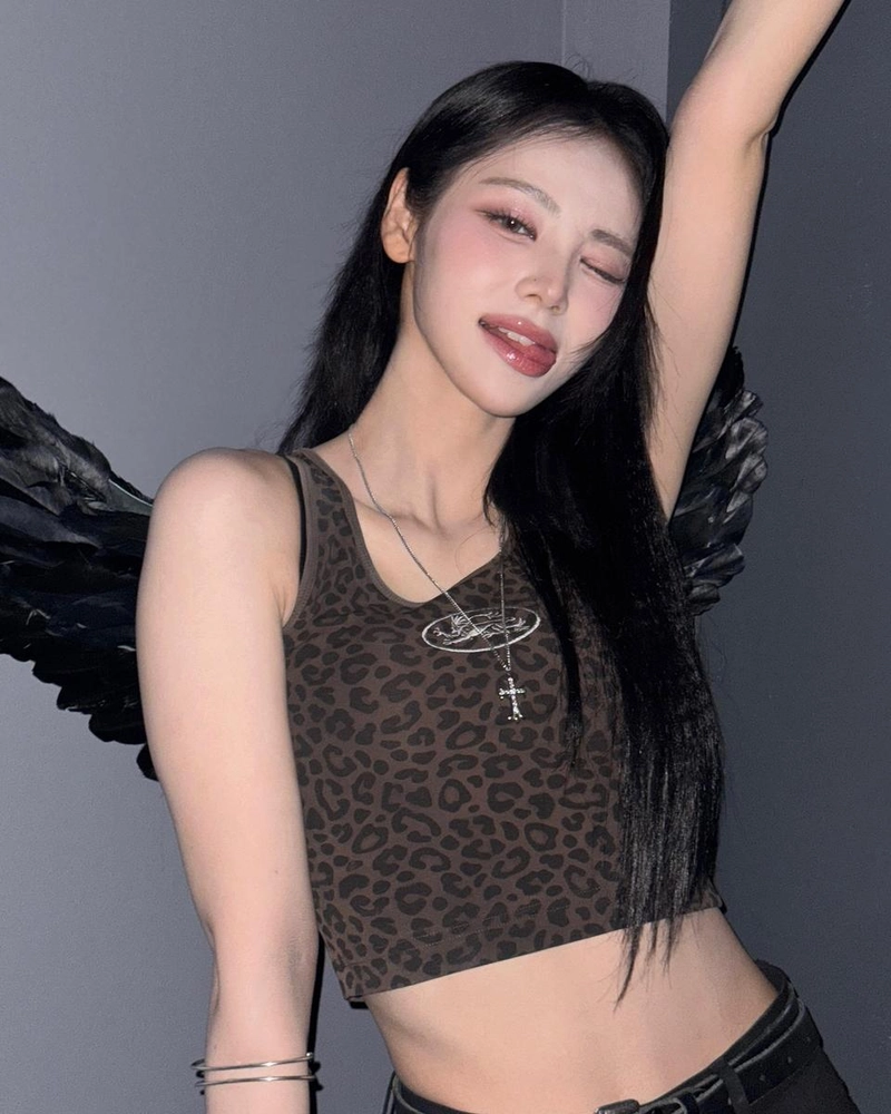“Club Icarus의 유혹”…진솔, 뉴욕 여름밤→강렬 존재감 과시 / 걸그룹 아르테미스 진솔 인스타그램