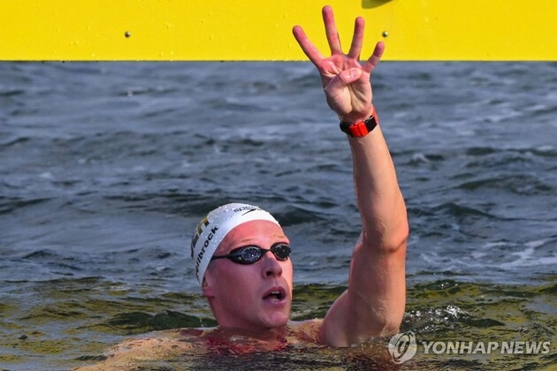 “1시간16분01초 완주”…한국 오픈워터, 세계수영선수권 혼성 6㎞ 17위 / 연합뉴스