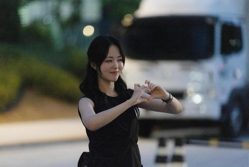 “드디어 두번째 퇴근길까지 항해 완”…HYNN, 고요한 여름밤→설렘 가득 미소 / 가수 HYNN(박혜원) 인스타그램