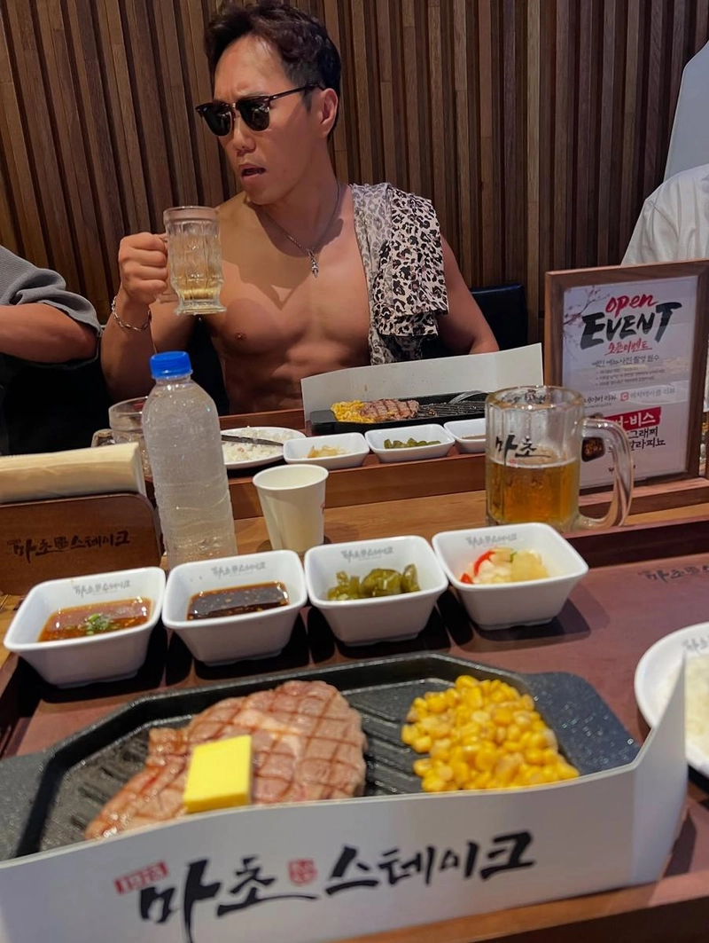 “니들 마초되기 쉽지않다”…송진우, 여름 오후→유쾌한 반전 셀카 / 배우 송진우 인스타그램